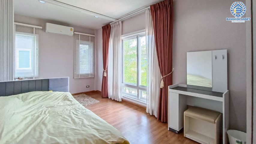 *****บ้านเดี่ยวมือสองย่านนนทบุรี ม.เดอะซิตี้ บางใหญ่ เนื้อที่กว้างขวางถึง 52.7 ตร.ว. ฟังก์ชันจัดเต็ม 4 ห้องนอน 3 ห้องน้ำ 2 ที่จอดรถ ตกแต่งเฟอร์นิเจอร์พร้อมอยู่ แถมฟรี! 4 เครื่องปรับอากาศ, 2 เครื่องทำน้ำอุ่น บนทำเลเยี่ยม ใกล้เซ็นทรัลเวสต์เกต และรถไฟฟ้าสายสีม่วง "สถานีคลองบางไผ่"